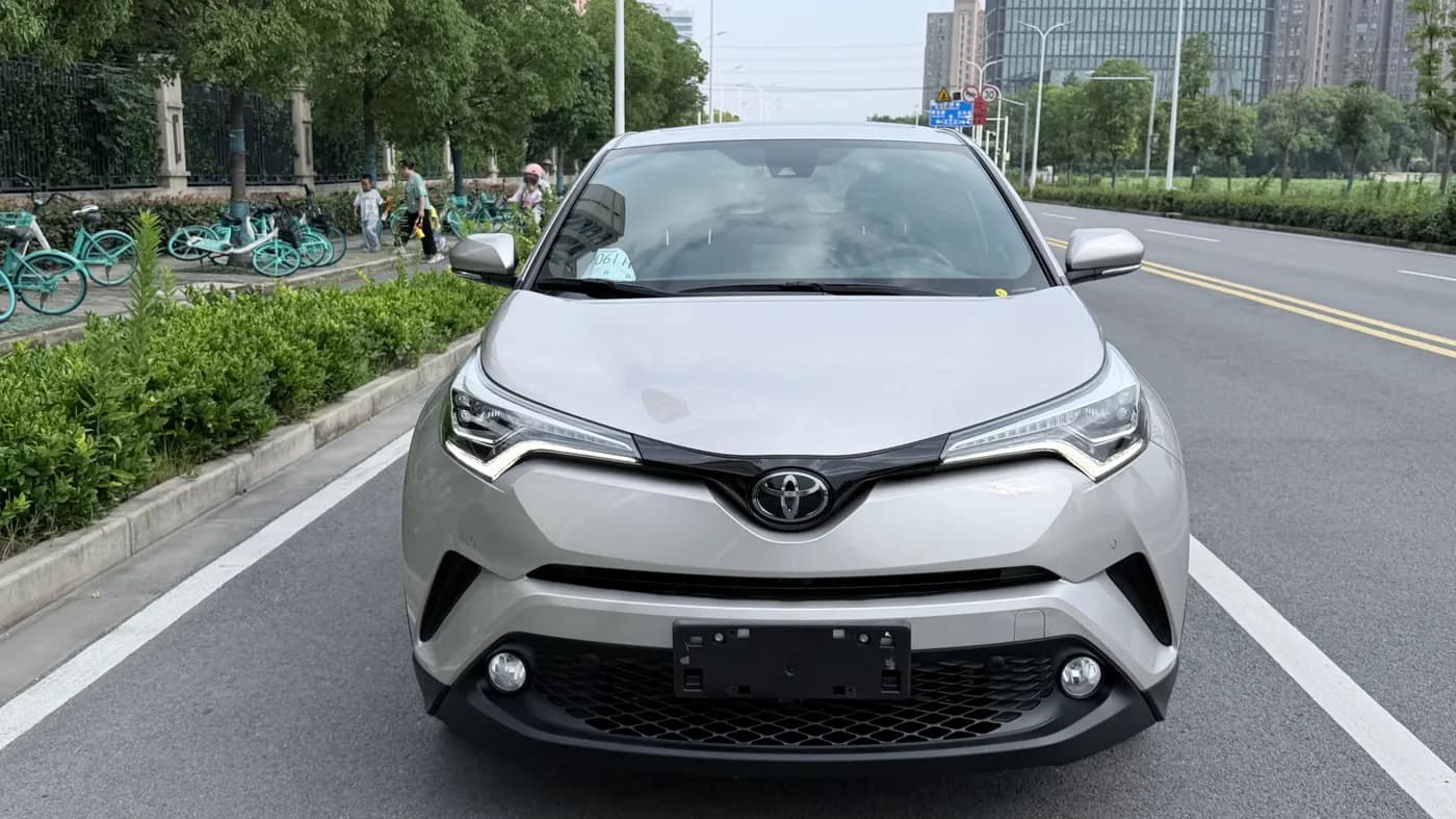 Toyota C-HR 2019 サムネイル 2