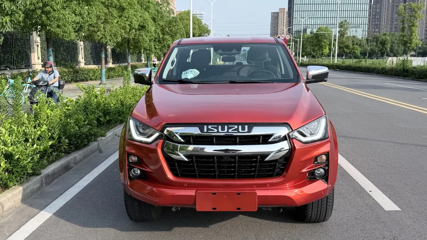 Isuzu D-MAX 2022 miniature 3
