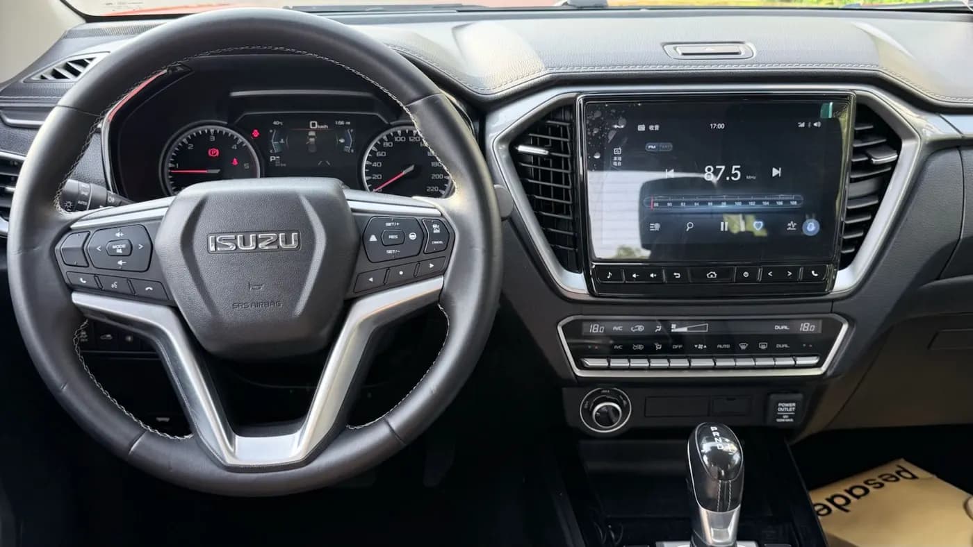 Isuzu D-MAX 2022 miniature 9