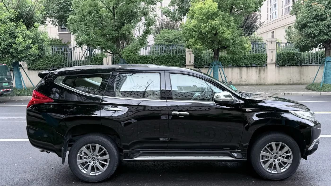 Mitsubishi MONTERO SPORT 2018 miniature 4