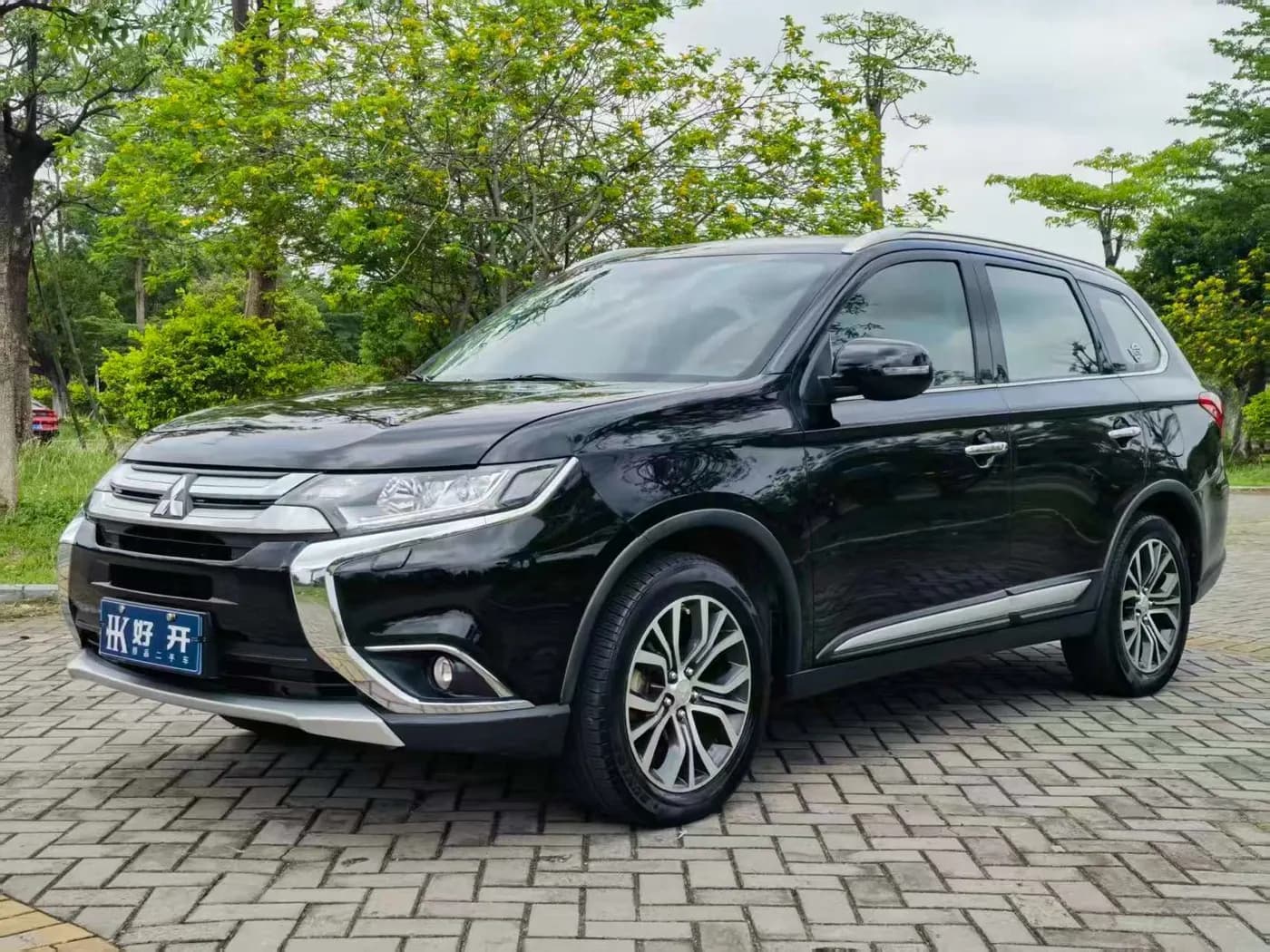 Mitsubishi OUTLANDER 2017