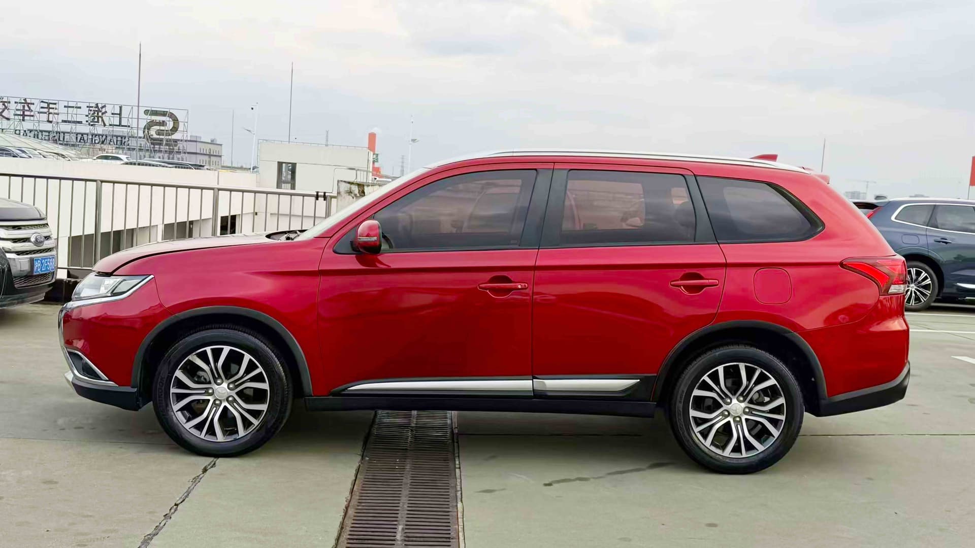 Mitsubishi OUTLANDER 2018